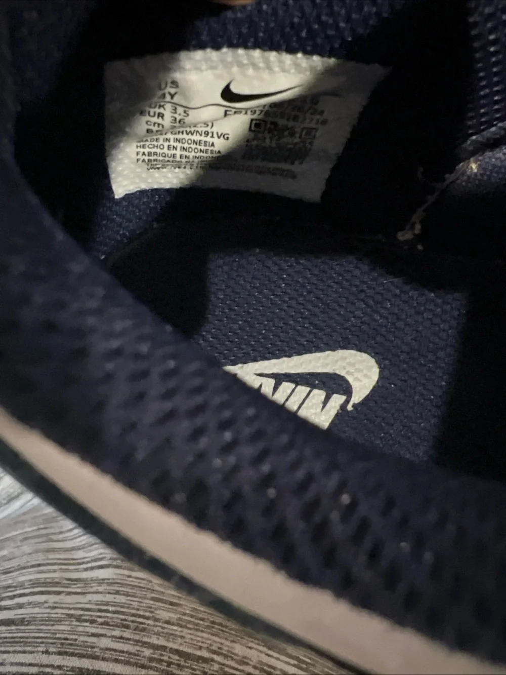Nike classic low
